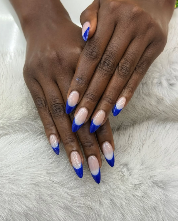 Nail art - royal blue French tip
